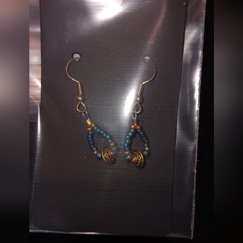 NIB handmade teardrop turquoise and gold earrings